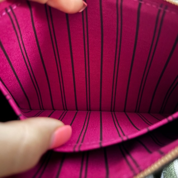 Authentic Louis Vuitton NEW Neverfull pink pivone pouch monogram wristlet - Picture 8 of 12